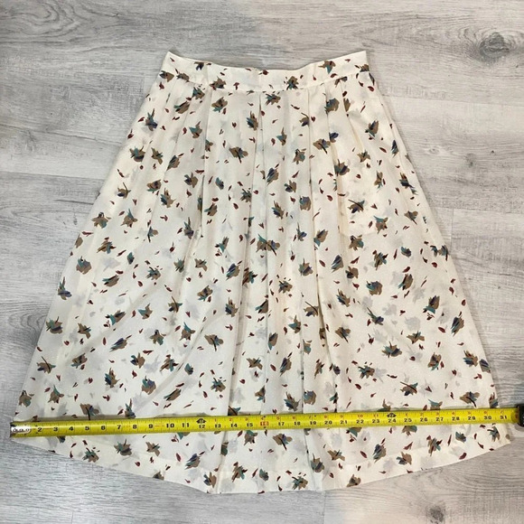 Vintage 1980s Pleated Grandmacore Floral A-line Skirt - Garey Petites - Picture 9 of 14